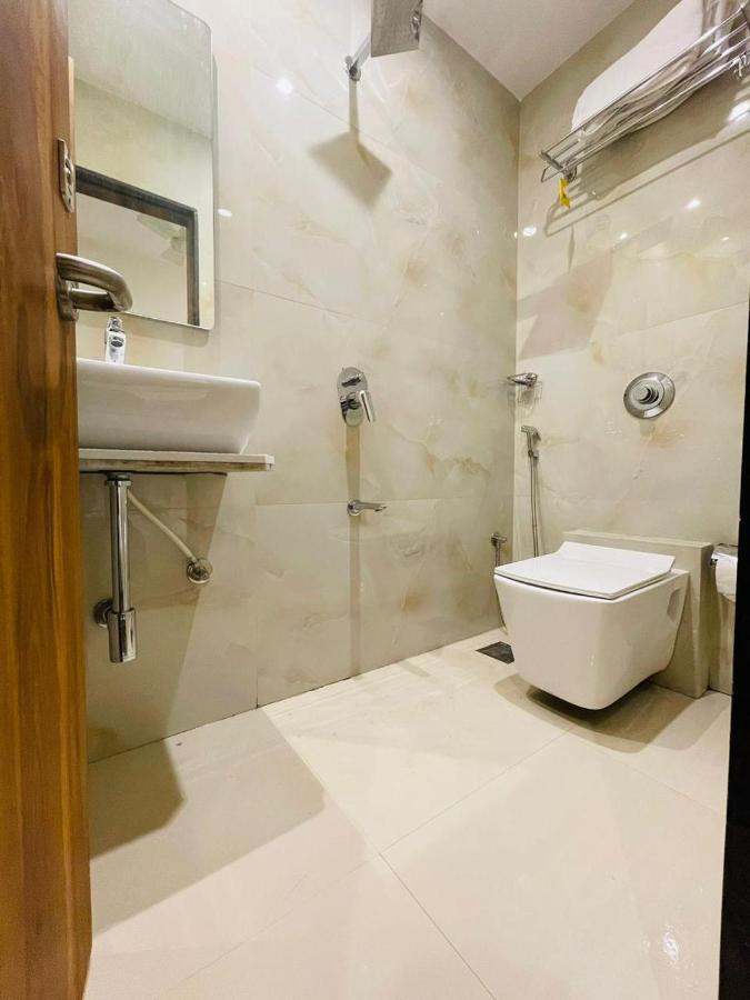 Hotel Hilton Suites ムンバイ エクステリア 写真